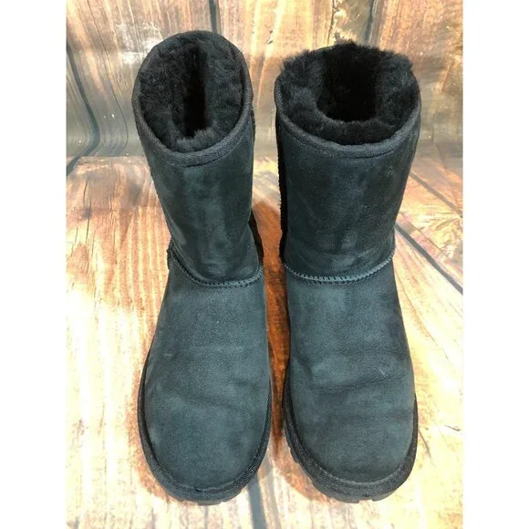 UGG #5835 Essential Shearling Black Sheepskin Boots Womens 7 / 38 (p5L - Picture 3 of 11
